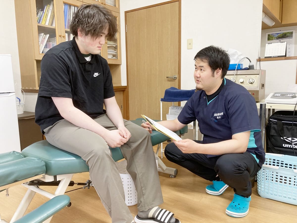 富加接骨院　施術の様子